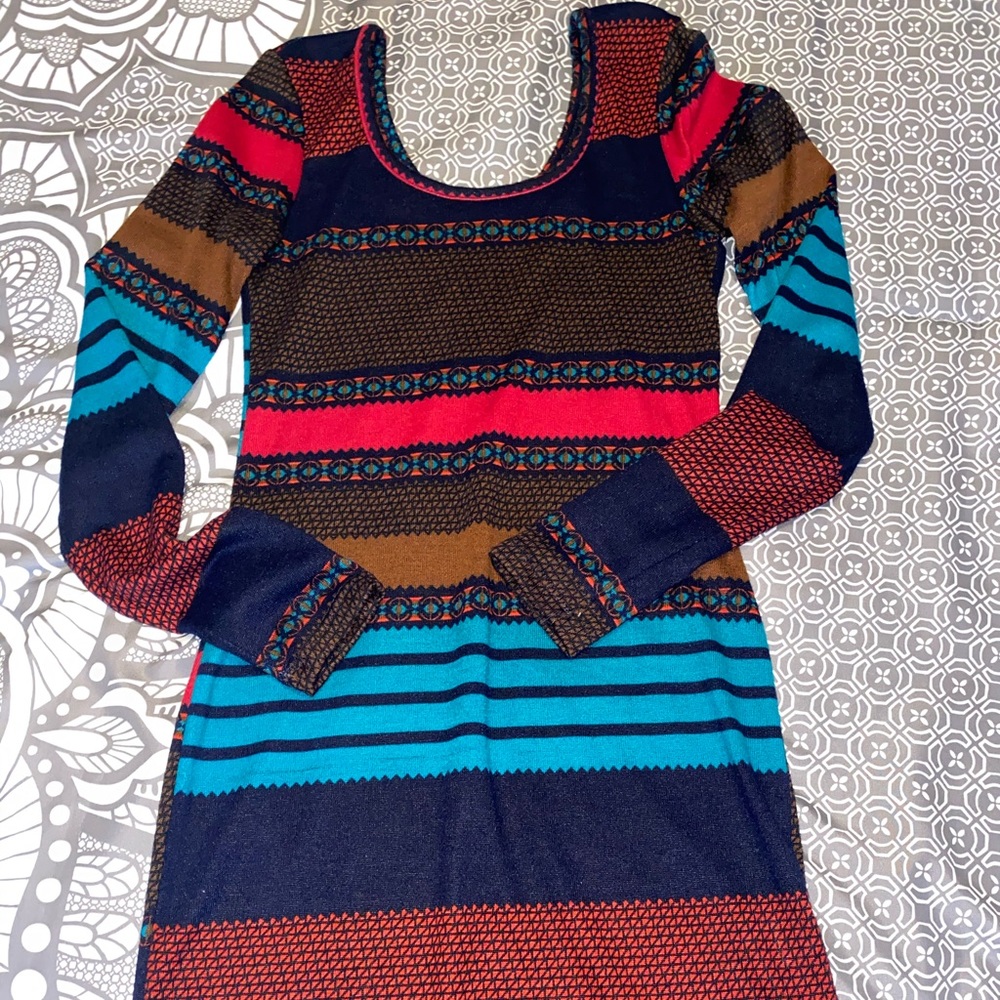 Derek heart fitted long sleeve dress!